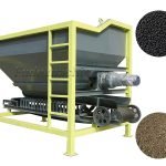 Organic fertilizer shovel feeding bin