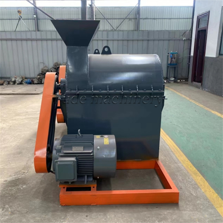 Poultry and livestock manure crusher