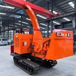 Crawler type tree branch crusherWood chipper